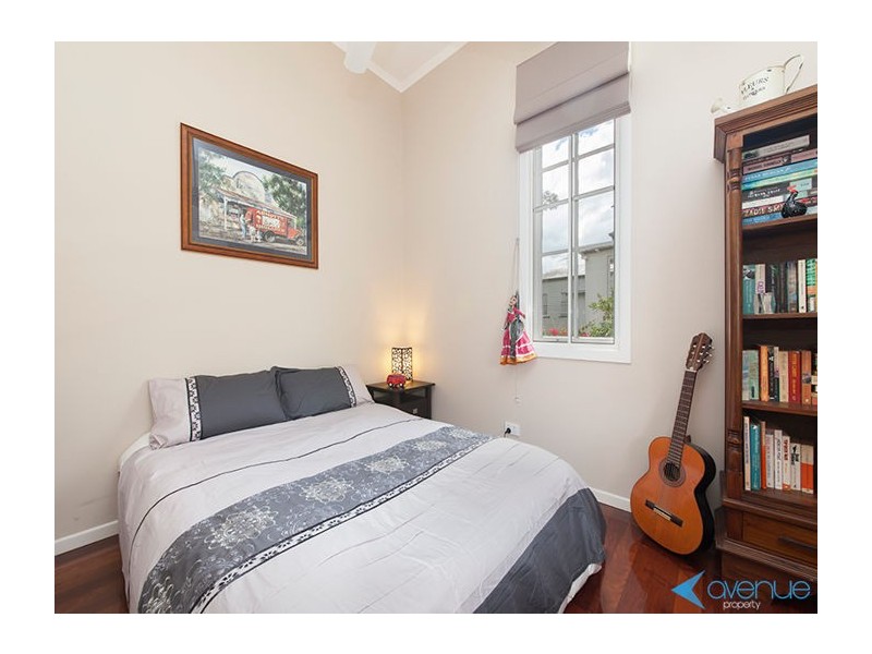 61 Turner Avenue, Fairfield QLD 4103