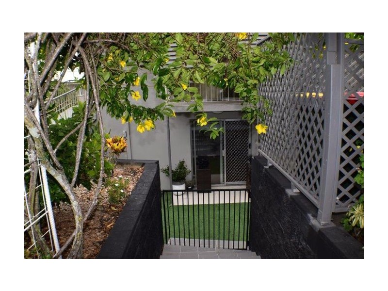 2/223 Beaudesert Road, Moorooka QLD 4105