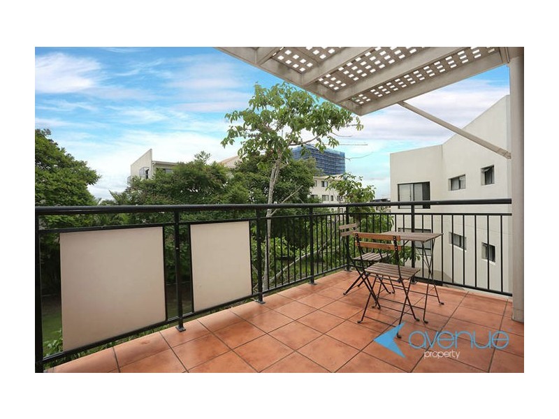 74/55 Harries Road, Coorparoo QLD 4151