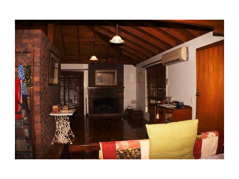 103 Blackberry Street, Mansfield QLD 4122