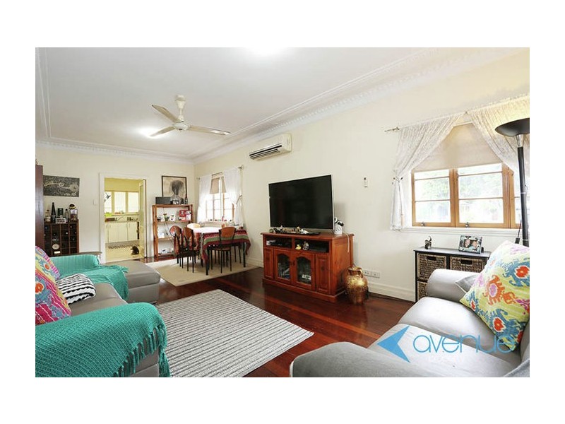 28 Black Street, Yeerongpilly QLD 4105