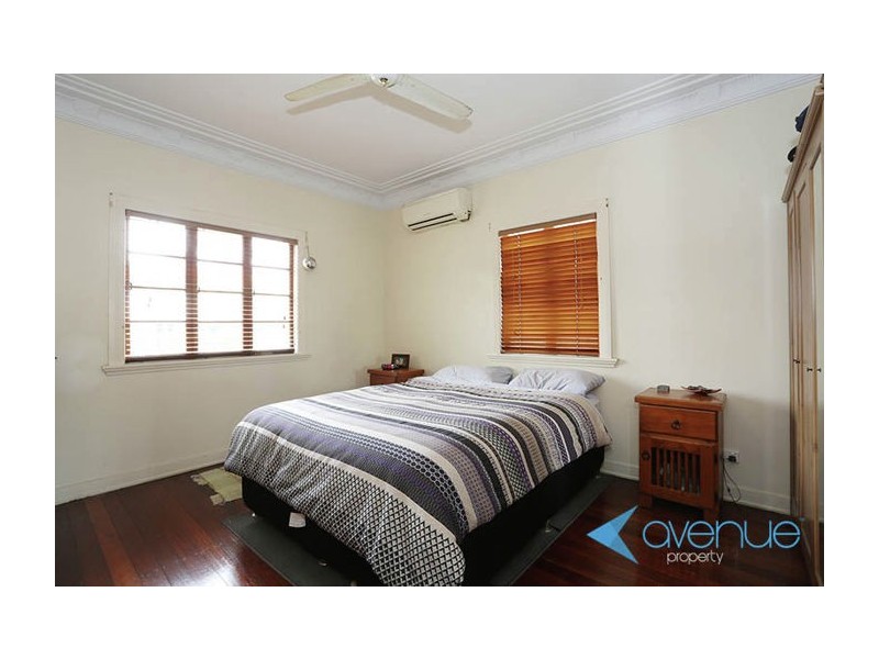 28 Black Street, Yeerongpilly QLD 4105