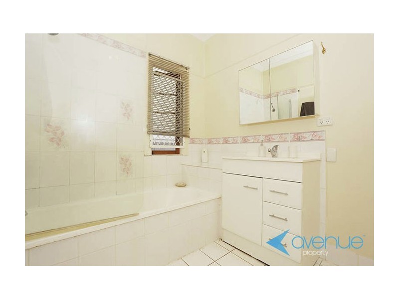 28 Black Street, Yeerongpilly QLD 4105