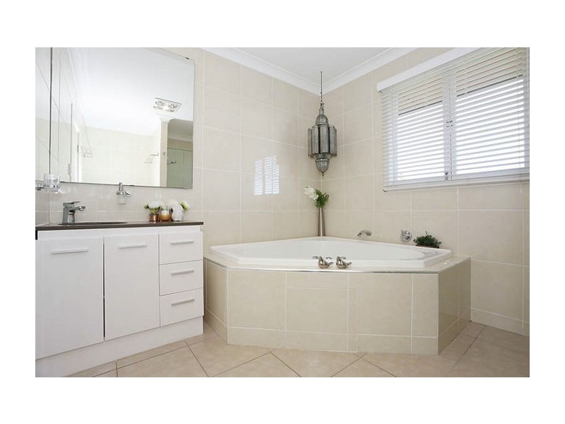 21 Thelma Street, Mount Gravatt East QLD 4122