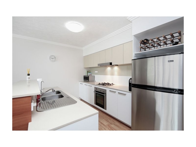 330 803 Stanley St, Woolloongabba QLD 4102