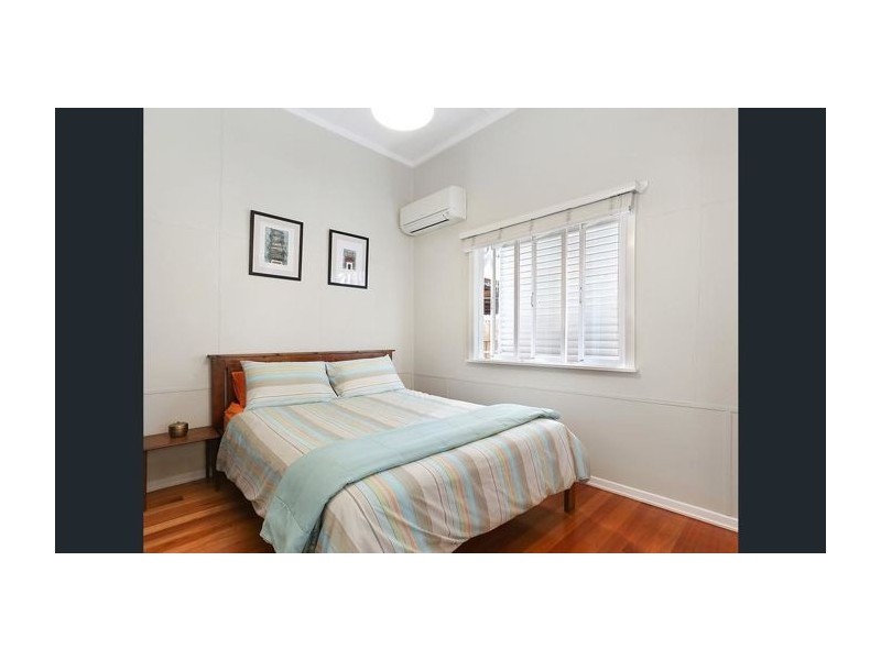 16 Catherine Street, Woolloongabba QLD 4102