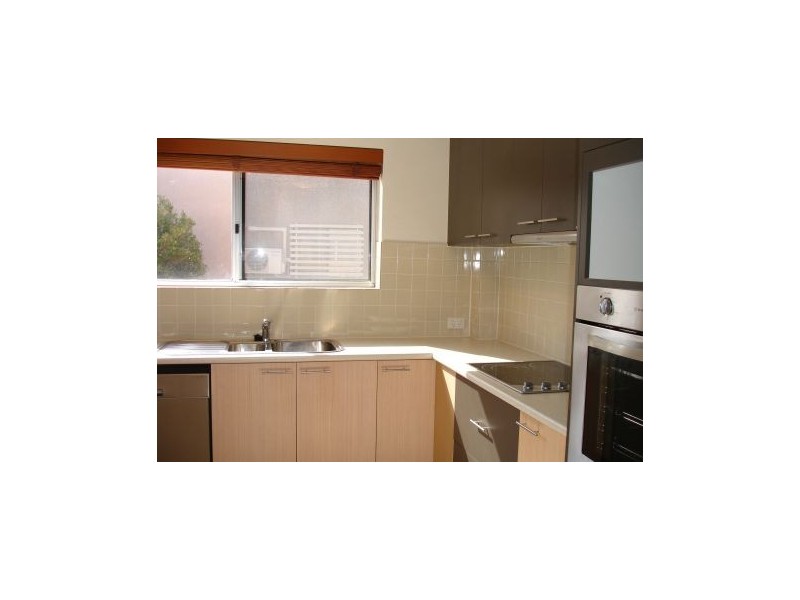 3 334 Cornwall Street, Greenslopes QLD 4120