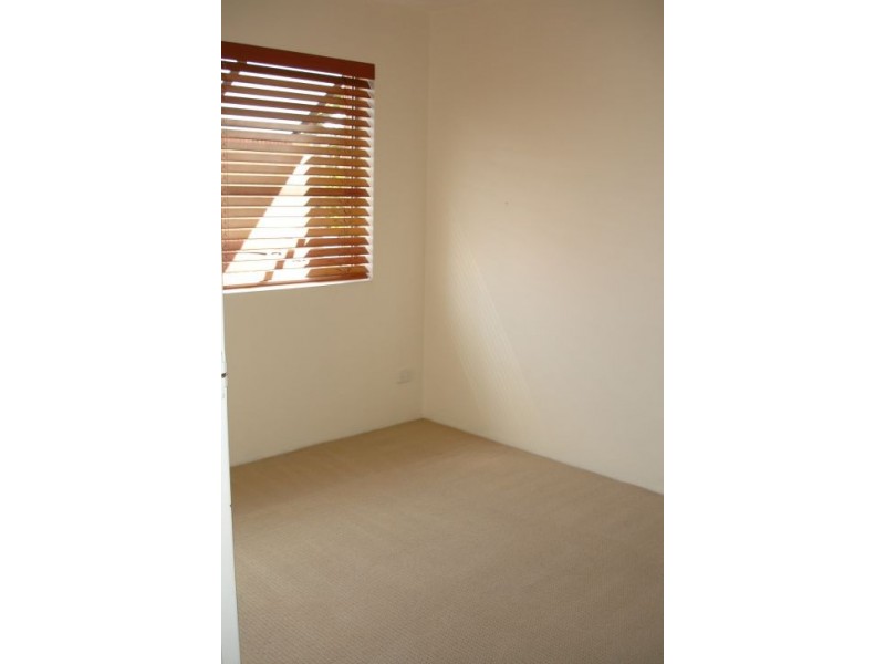 3 334 Cornwall Street, Greenslopes QLD 4120