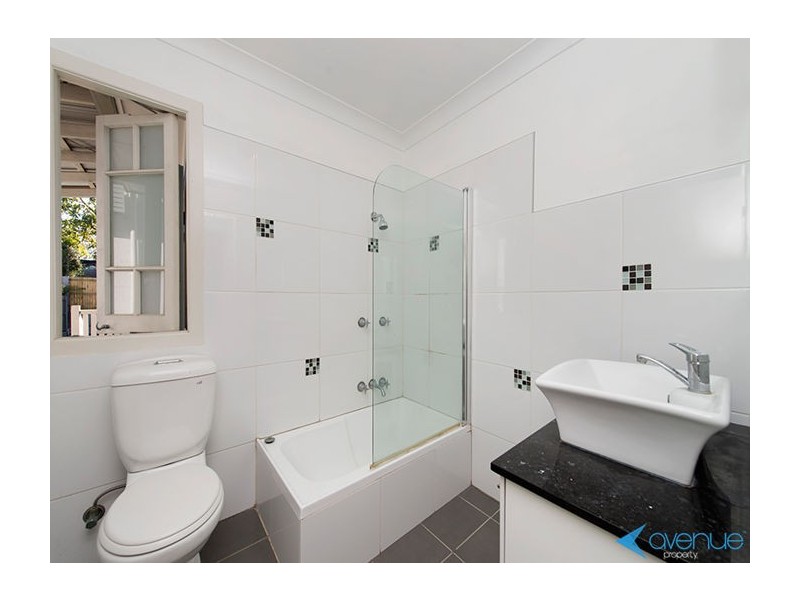 25 Raven Street, Camp Hill QLD 4152