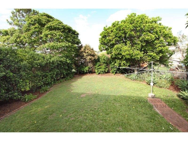 28 Shakespeare Street, Coorparoo QLD 4151