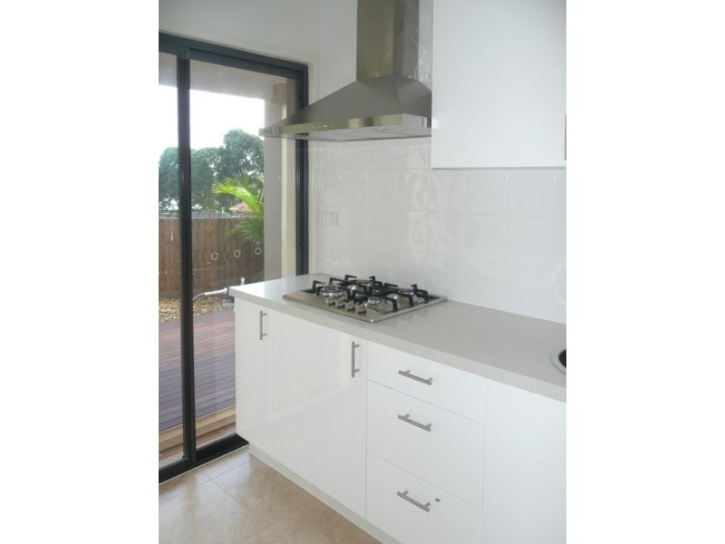 5 Golden Pl, Robertson QLD 4109