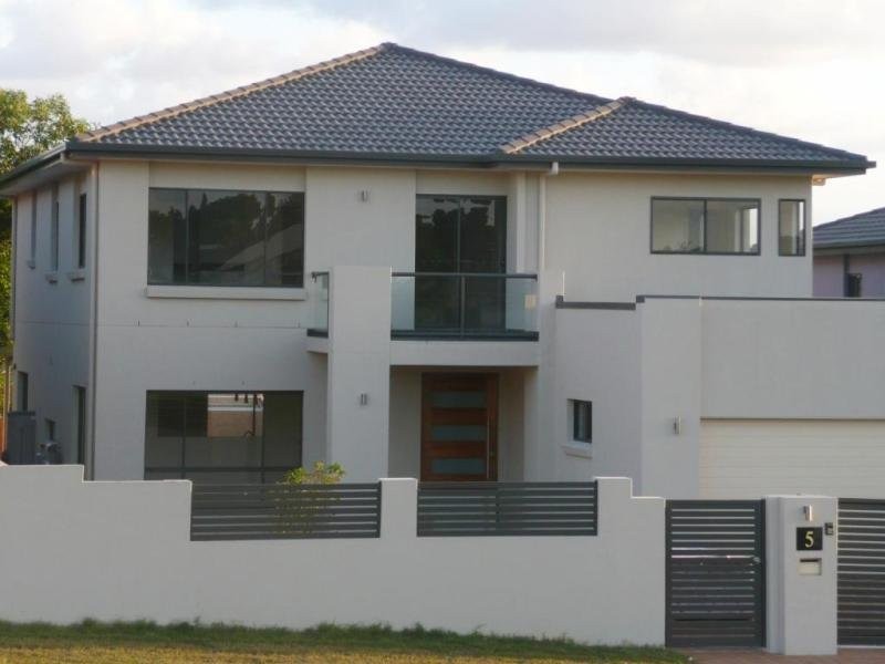 5 Golden Pl, Robertson QLD 4109