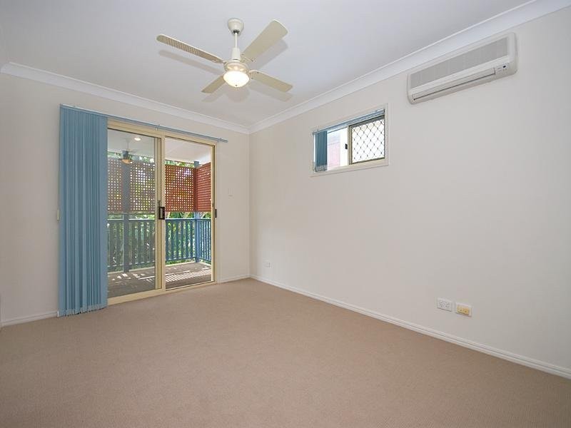 18 Lockhart St, Woolloongabba QLD 4102