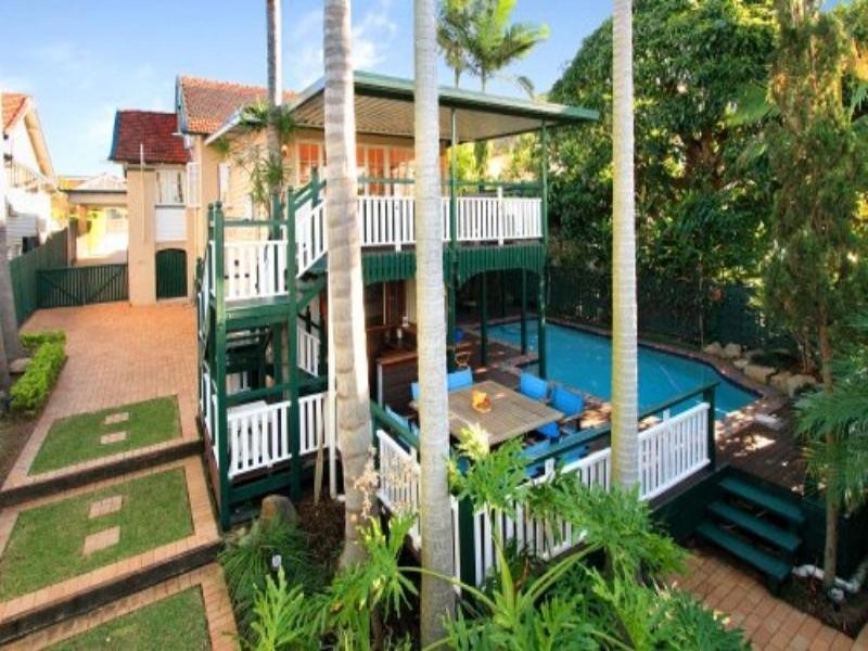 364 Cavendish Rd, Coorparoo QLD 4151