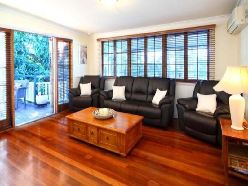 364 Cavendish Rd, Coorparoo QLD 4151