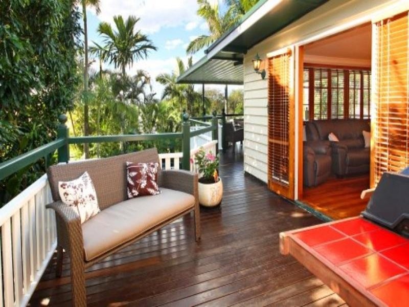 364 Cavendish Rd, Coorparoo QLD 4151