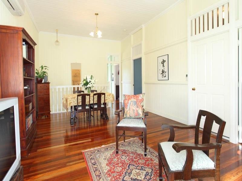 74 Shakespeare  St, Coorparoo QLD 4151