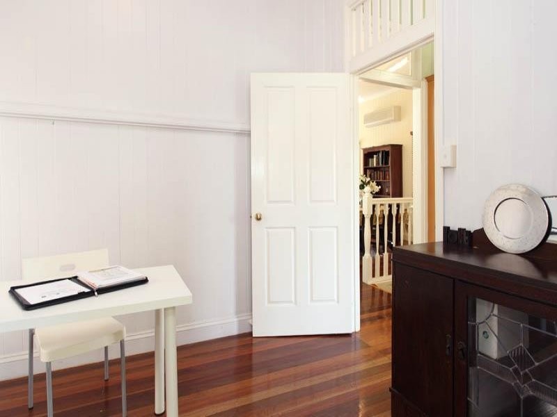 74 Shakespeare  St, Coorparoo QLD 4151