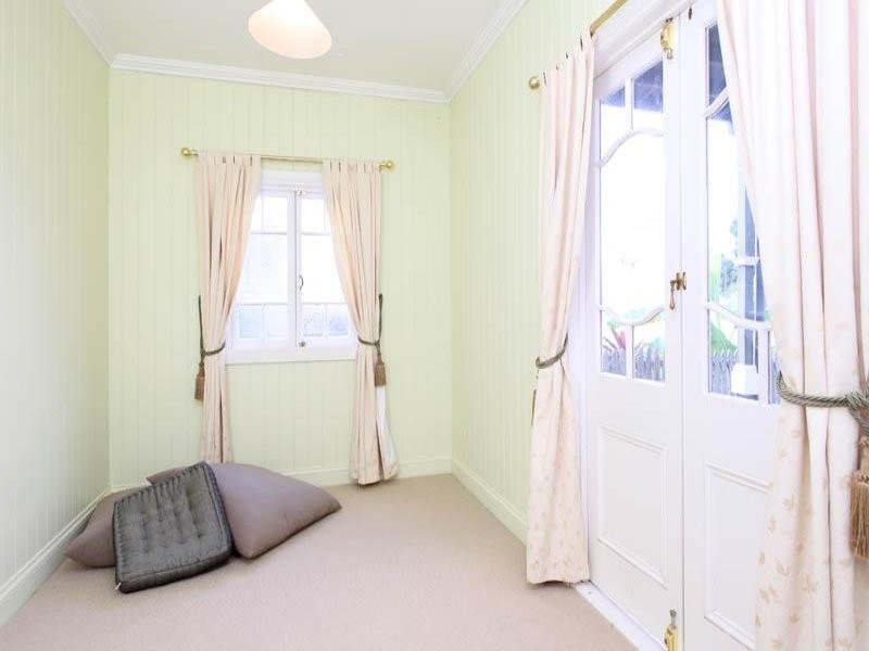 74 Shakespeare  St, Coorparoo QLD 4151