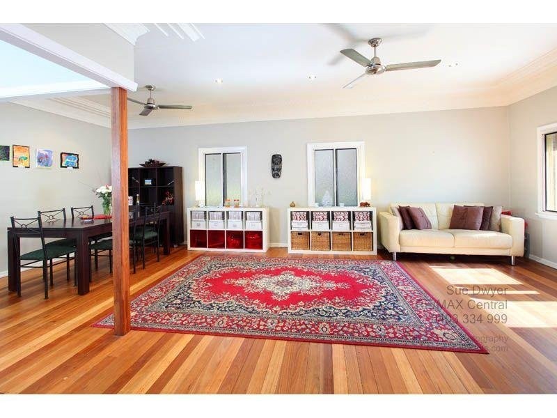 11 Park St, Coorparoo QLD 4151