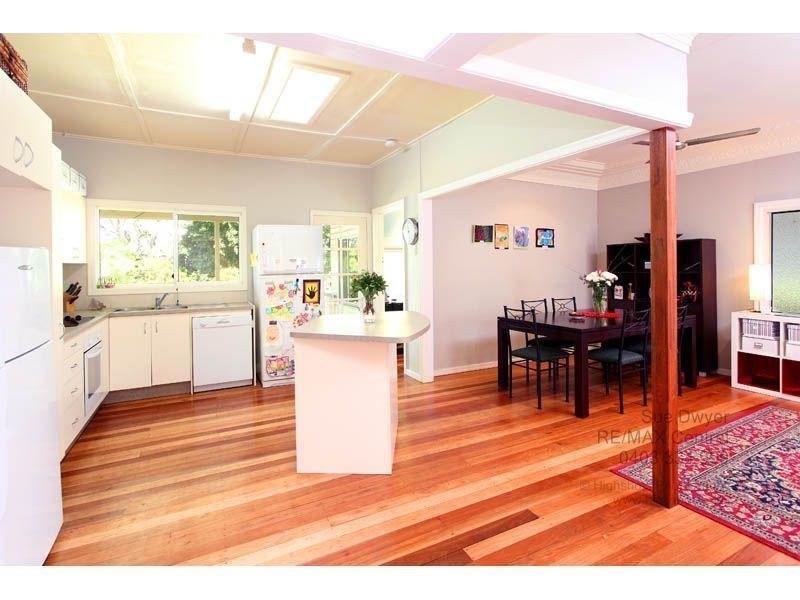 11 Park St, Coorparoo QLD 4151