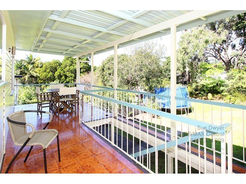 11 Park St, Coorparoo QLD 4151