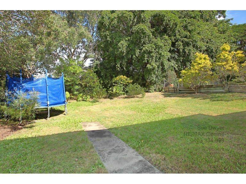 11 Park St, Coorparoo QLD 4151
