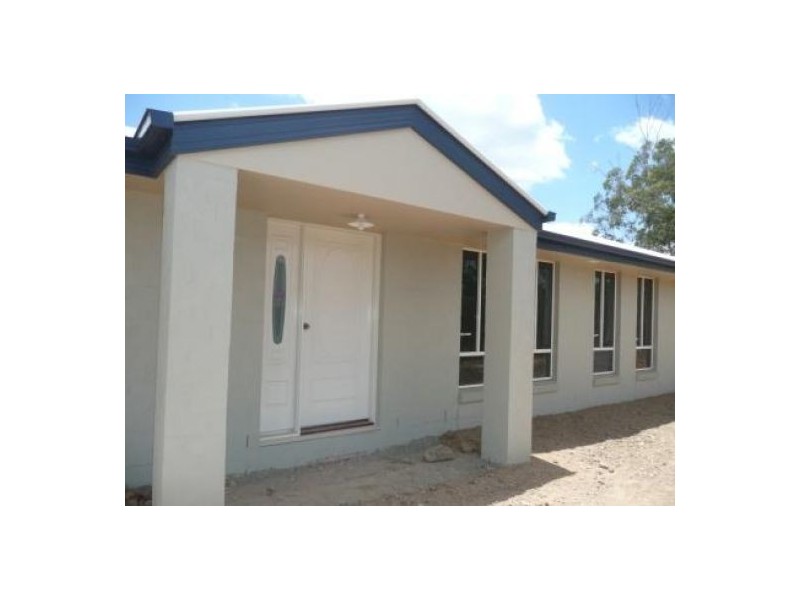 16 Eric Drive, Blackstone QLD 4304