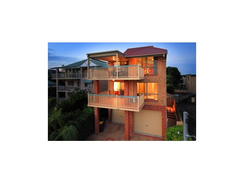 9 Baragoola Street, Coorparoo QLD 4151