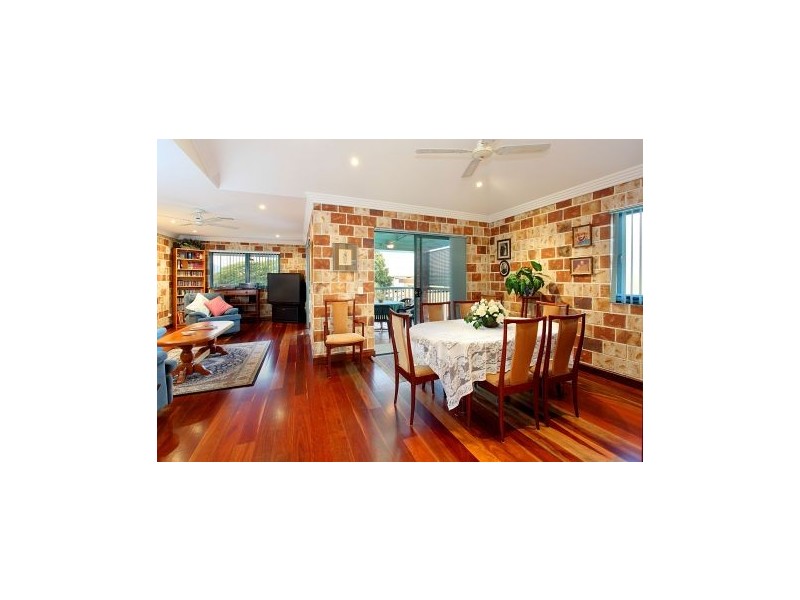 9 Baragoola Street, Coorparoo QLD 4151