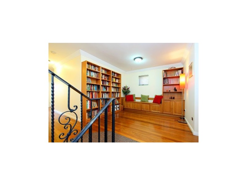 9 Baragoola Street, Coorparoo QLD 4151