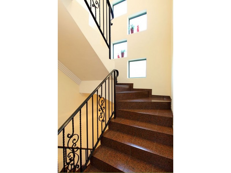 9 Baragoola Street, Coorparoo QLD 4151