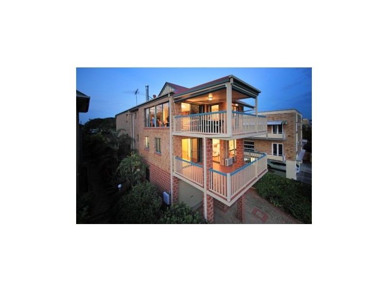 9 Baragoola Street, Coorparoo QLD 4151