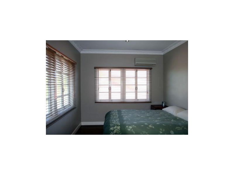 74 Nicholson Street, Greenslopes QLD 4120