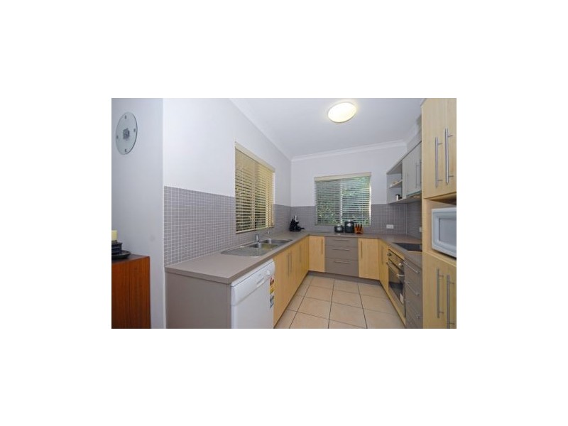 2/27 Paragon Street, Yeronga QLD 4104