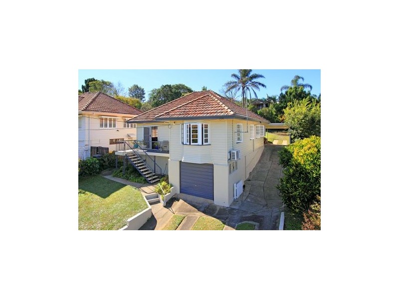 40 Albert Street, Holland Park West QLD 4121