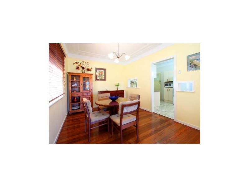 40 Albert Street, Holland Park West QLD 4121