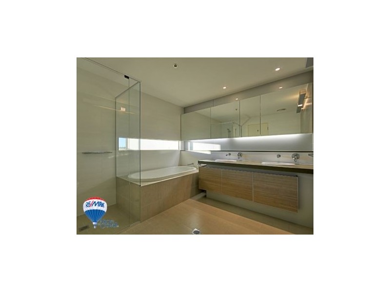 3210/205 King Arthur Tce, Tennyson QLD 4105