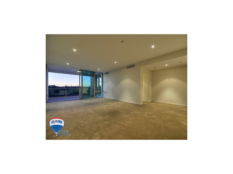 3210 205 King Arthur Tce, Tennyson QLD 4105