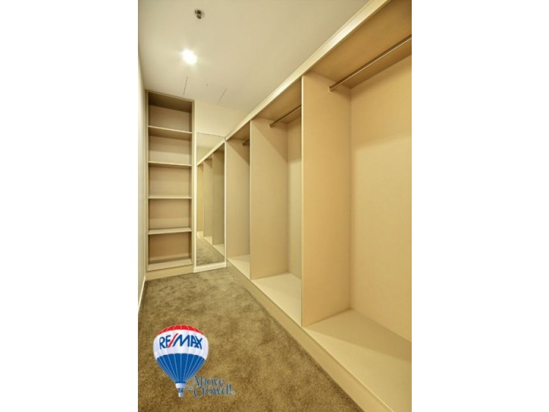 3210 205 King Arthur Tce, Tennyson QLD 4105