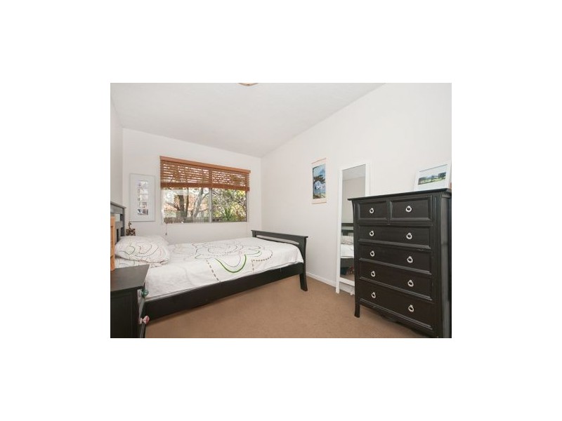 2/31 Robinson Street, Coorparoo QLD 4151