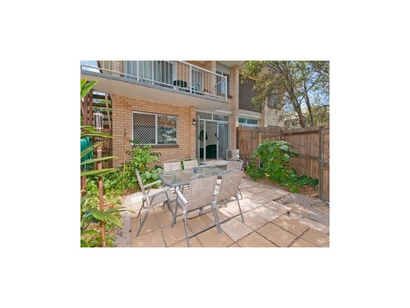 2/31 Robinson Street, Coorparoo QLD 4151