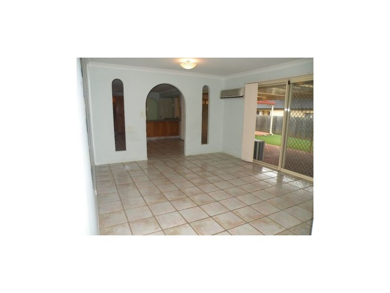 3 Estoril Street, Robertson QLD 4109