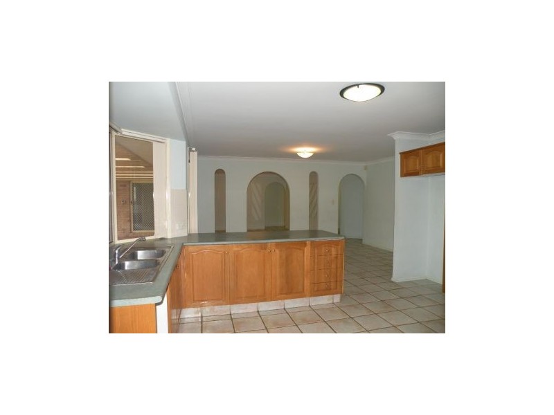 3 Estoril Street, Robertson QLD 4109