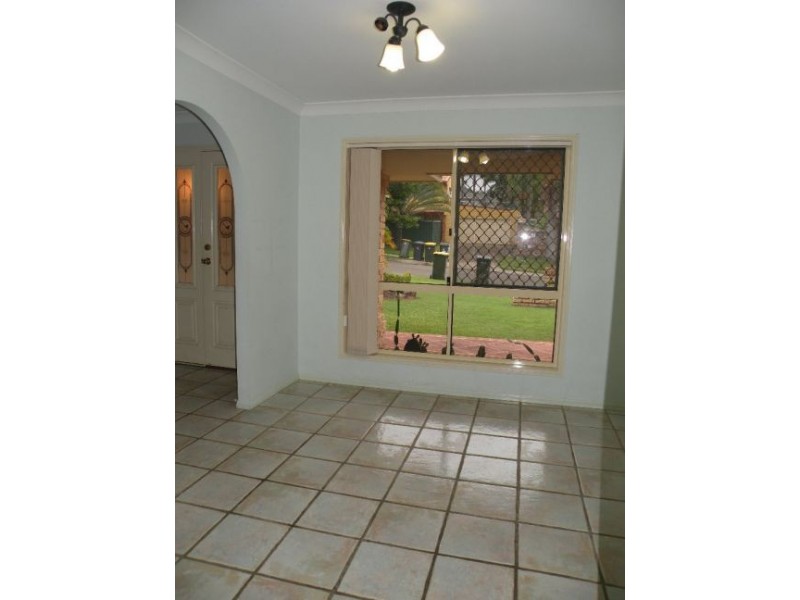 3 Estoril Street, Robertson QLD 4109