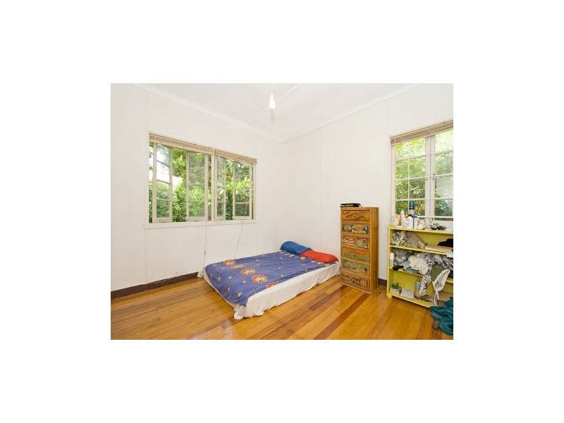 182 Weller Road (Corner of Lutzow Street), Tarragindi QLD 4121