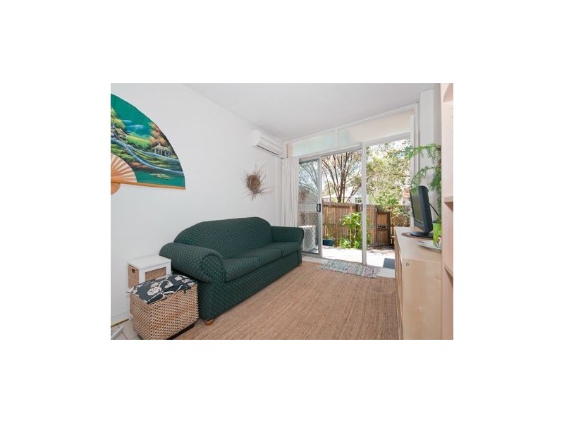 31 Robinson Street, Coorparoo QLD 4151