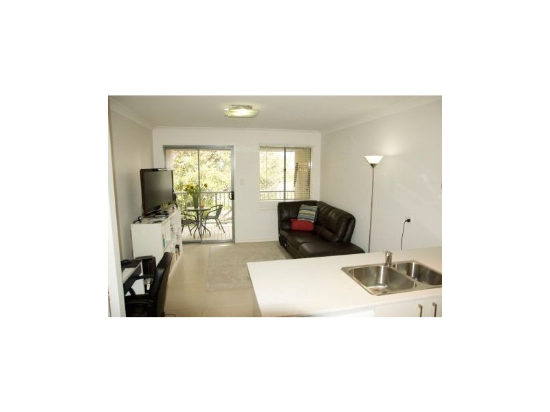 2/58 Ross Street, Woolloongabba QLD 4102