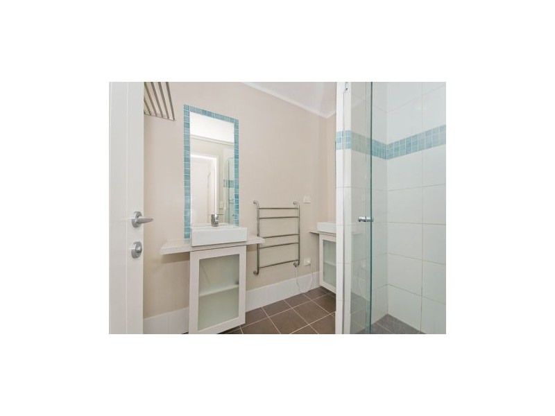 30 Ross Street, Woolloongabba QLD 4102