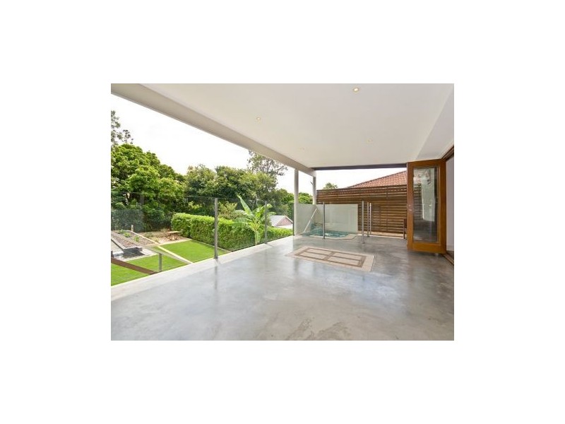 30 Ross Street, Woolloongabba QLD 4102